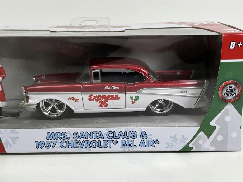 Jada Mrs Santa Claus and Chevrolet Bel Air 1:32 Scale Jada 253253008