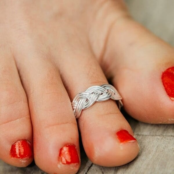 The Colourful Aura Sterling Silver Braided Twist Wide Bohemian Band Toe Ring