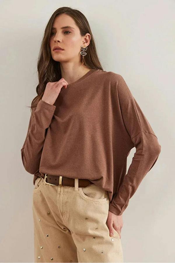 Hoxton Gal Crew Neck Batwing Wool Sweater