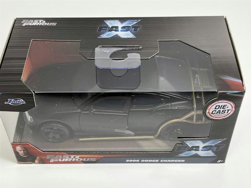 Jada Fast and Furious Fast X 2006 Dodge Charger Heist Car 1:32 Scale Jada 33374