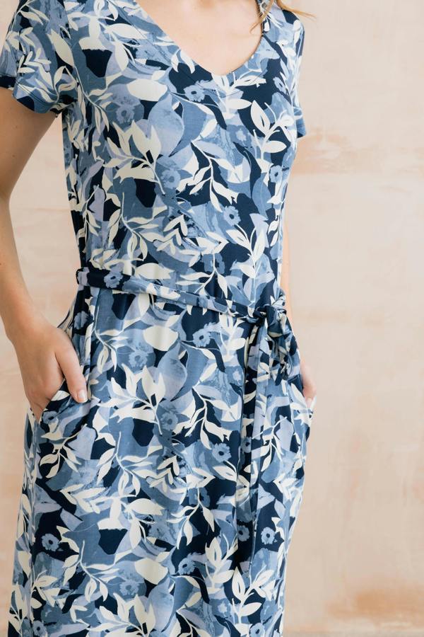Lily & Me Weekend Jersey Printed T-Shirt Midi Dress Navy
