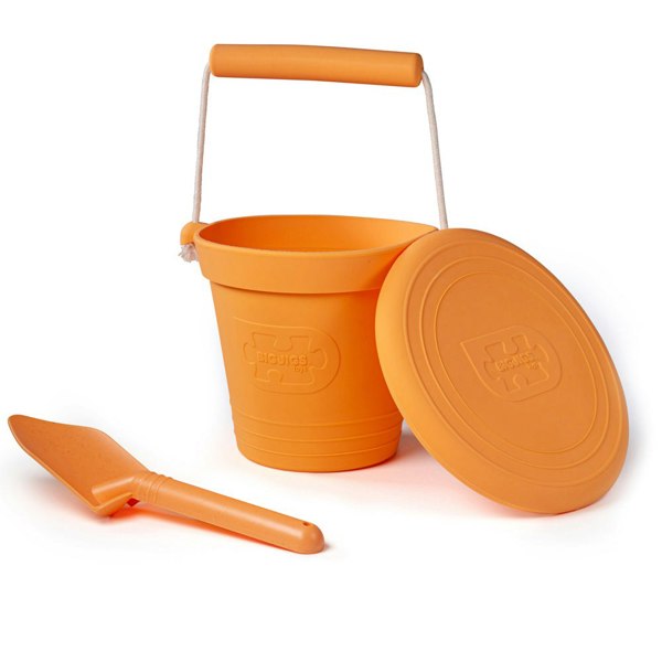 Bigjigs Toys 3 Silicone Beach Toys, Bucket, Flyer and Spade - Orange