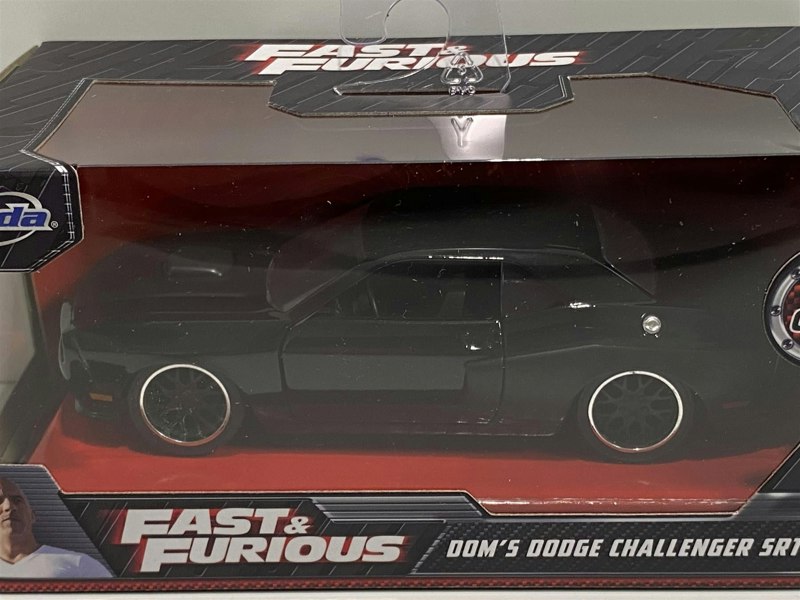 fast & furious doms dodge challenger srt8 black  scale 1:32