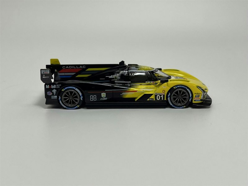 Mini GT Cadillac V series R #01 2023 IMSA Daytona 24 hrs Cadillac Racing 1:64 Mini GT MGT00708L