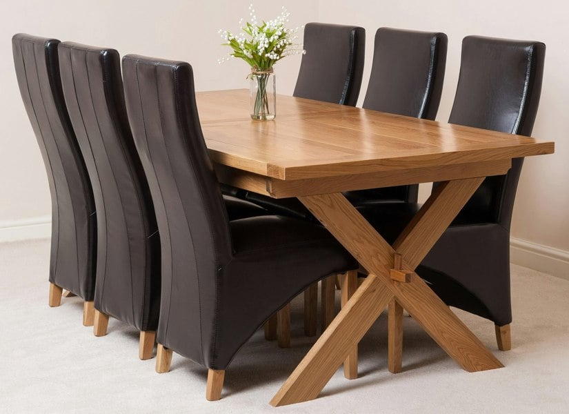 That's Furniture Vermont Cross Leg Oak Extending Dining Table with Lola Leather Chairs