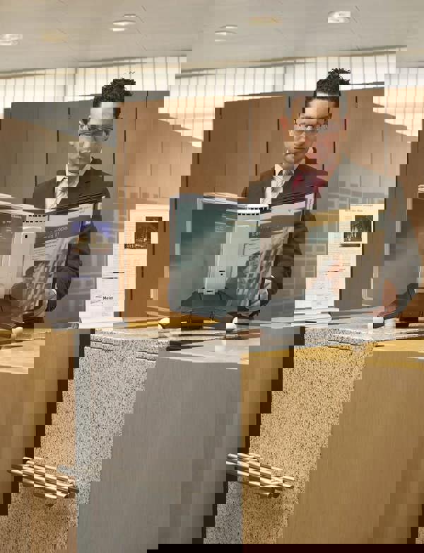 Durable SHERPA WALL 10 Display Panel Document Split Flap Index | A4 Black & Grey