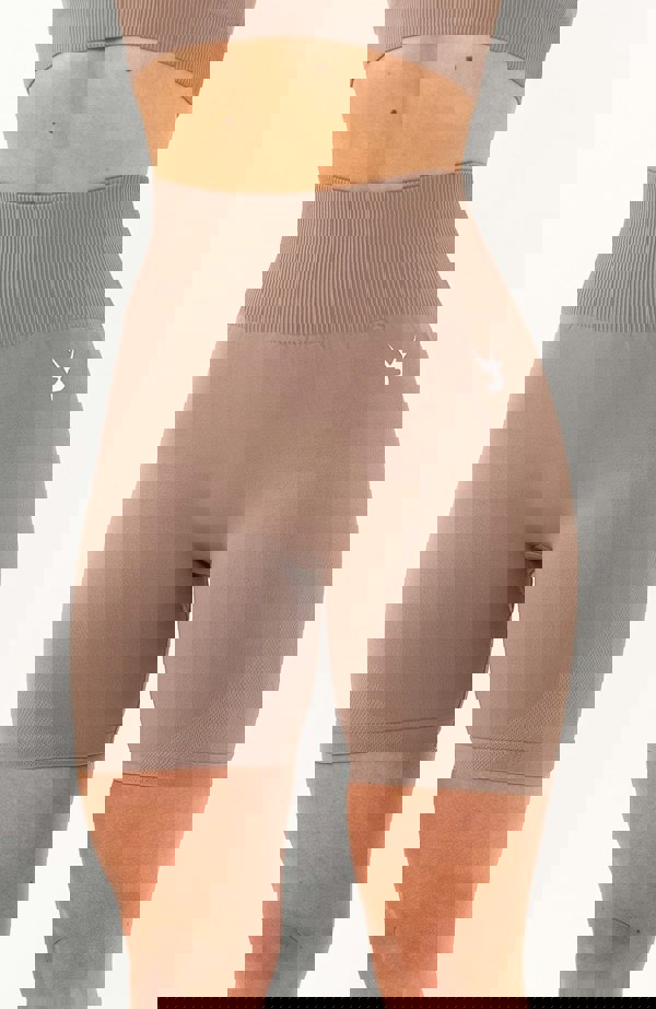 V3 Apparel Women's seamless Limitless high waisted cycle shorts in fawn – Squat proof 5 inch inseam leg bum enhancing shorts for Gym workouts training, Running, yoga, bodybuilding and bikini fitness.
