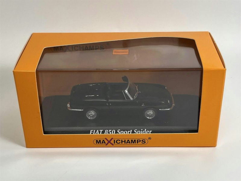 Maxichamps Fiat 850 Sport Spider 1968 Black 1:43 Scale Maxichamps 940121231