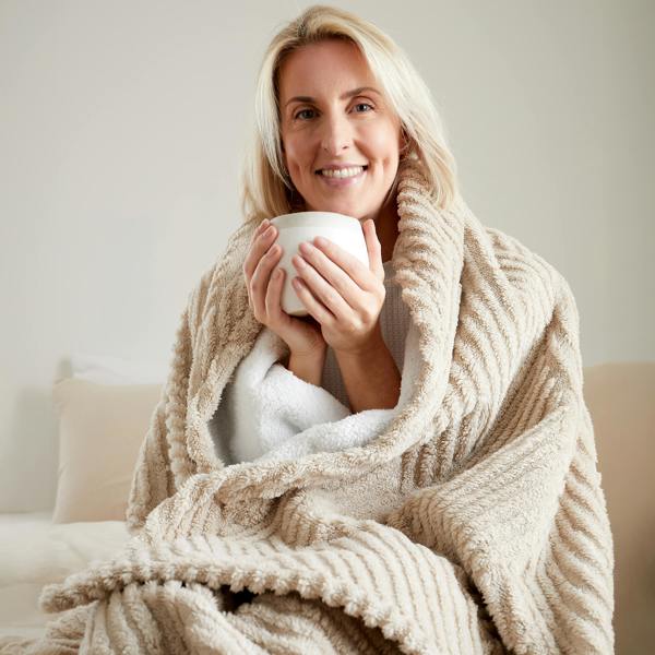 Catherine Lansfield Heat Buddy Cosy Super Thermal Blanket Bedspread Natural