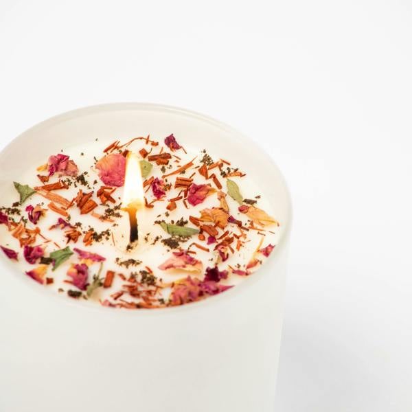 Shifa Aromas Secret Garden Glass Candle | Bergamot, Tonka & Oud - Take time to relax