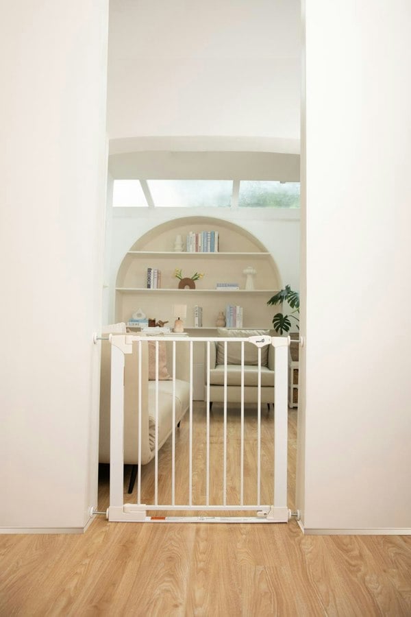 Safetots SafeStep Gate, White, 68cm - 75cm, Extra Low Walkthrough, Pressure Fit Safety Gate, Baby Gate for Stairs and Doors