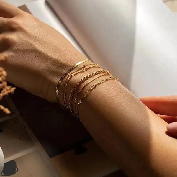 Elk & Bloom Tiny 14K Gold Beaded Drop Satellite Anklet