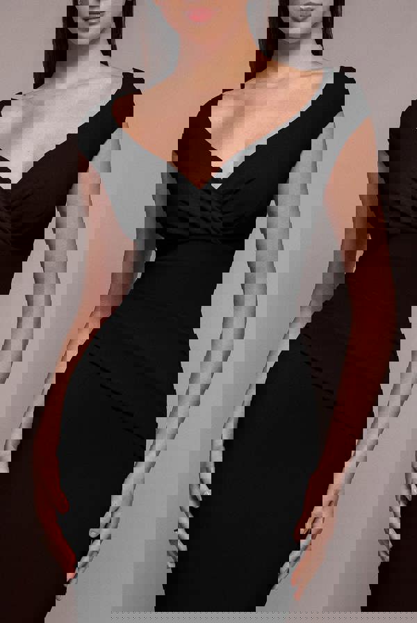 Bardot Pleated Maxi Dress - Black DR1092