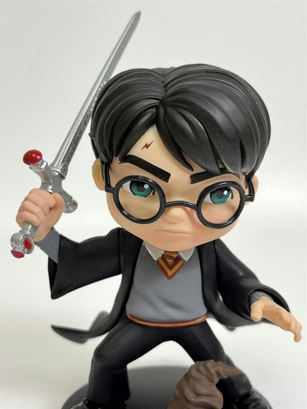 Iron Studios Harry Potter With Sword Of Gryffindor Harry Potter Approx 5.5 Inches WBHPM67922