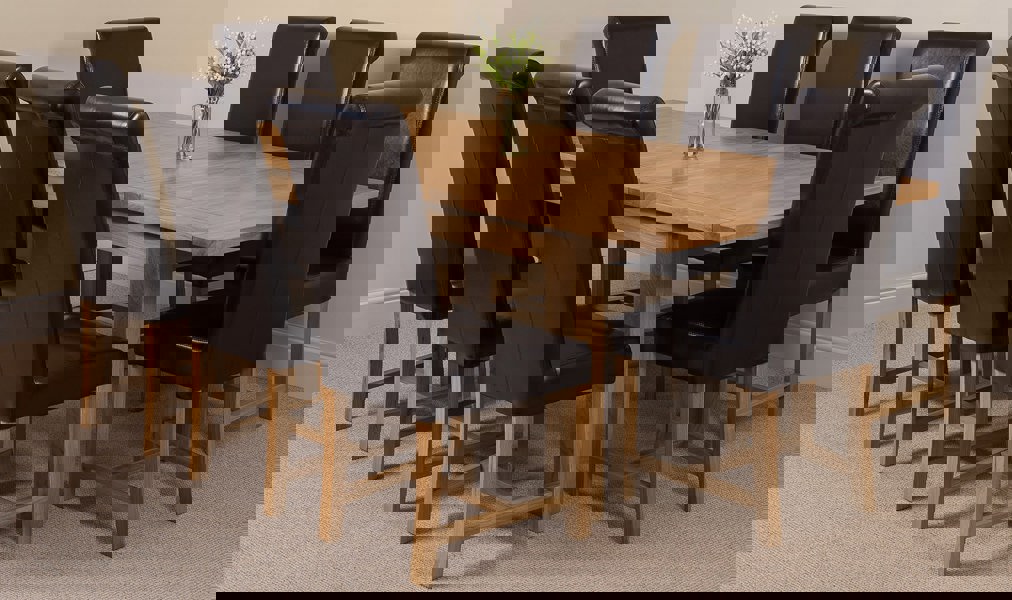 That's Furniture Seattle Oak Extending Dining Table with Washington Leather Chairs