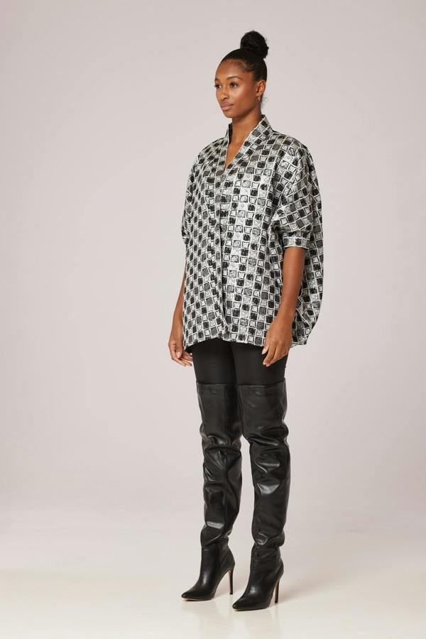 NoirSquareBreeze, EbonyCheckeredChic, ObsidianShortSquare, OnyxGeometricGlam, MidnightSquaredEssence, JetBlackMiniMosaic, NoirBoxedElegance, EbonyShortPattern, OnyxSquareChicWrap, BlackShortSquareStyle,