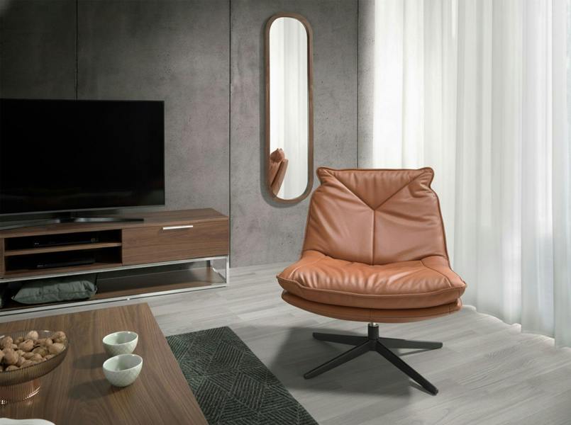 Angel Cerdá Brown Leather Swivel Armchair 5096