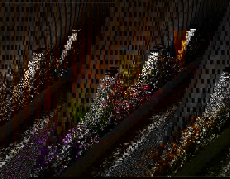 Luxform Solar Guernsey Torch Light Flower Design 13Pk