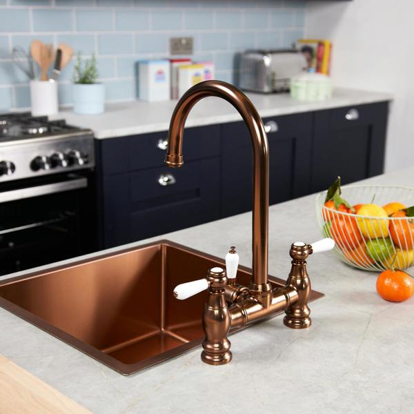 Flode klas | Traditional Bridge Style 3 in 1 Instant Boiling Tap | White Ceramic Levers | Brushed Copper Finish