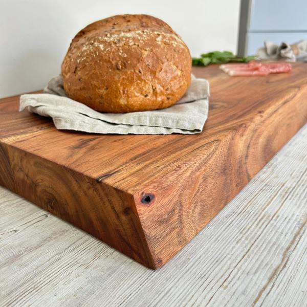 Downton Interiors Professional Chef Live Edge Acacia Wood Chopping Board - Extra Large