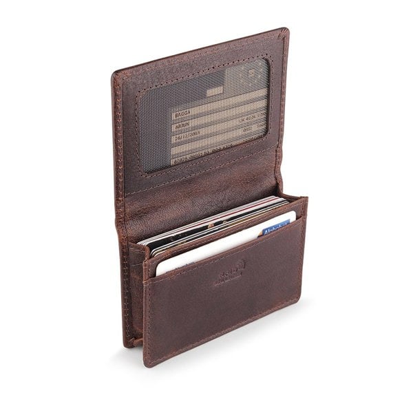 Savanah brown leather card holder with slim profile and rich grain finish – ideal men’s gift with personalisation option.