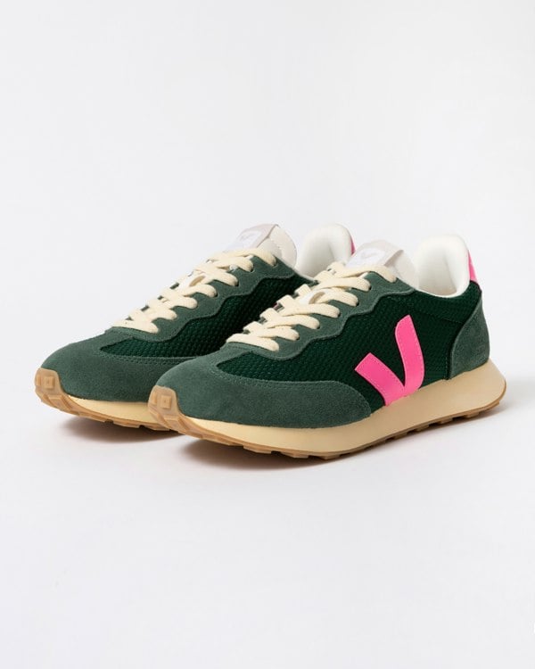 a pair of Veja Rio Branco II Alveomesh Womens Trainers in Poker-Sari colourway