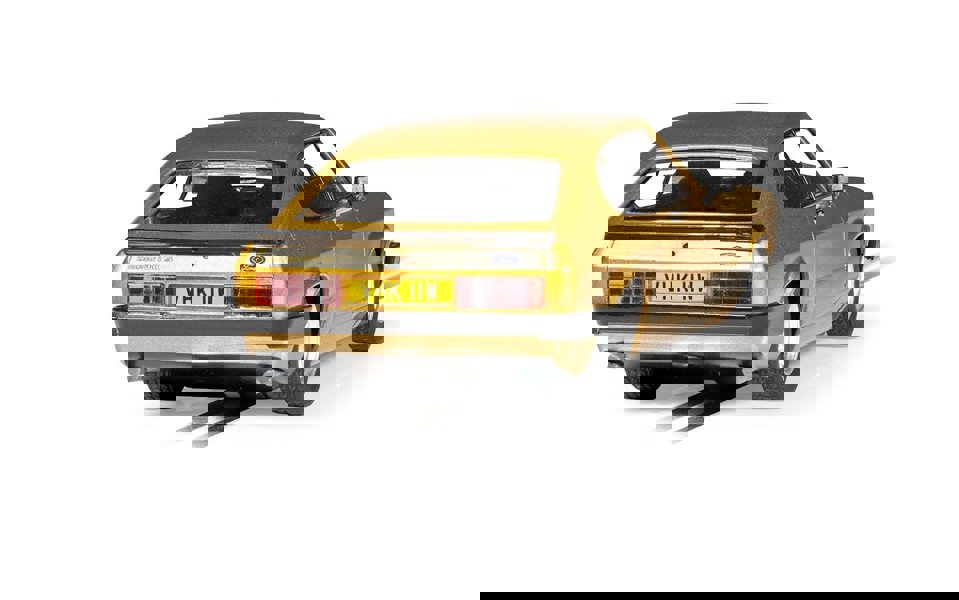 Scalextric The Professionals Capri Twin Pack 1:32 Scale C4642