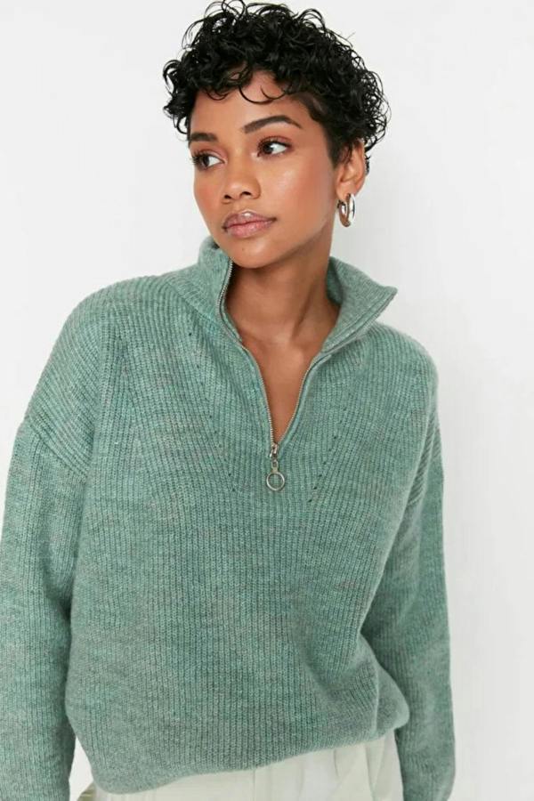Hoxton Gal Soft-Textured Zip-Up Knit Sweater