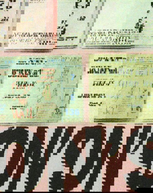 Time Out Mens White Magazine Cover Print Short Sleeved T-Shirt