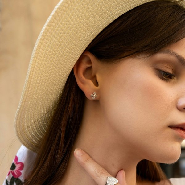 Spero London Fine 14k Solid Gold Diamond Clover Single Earring
