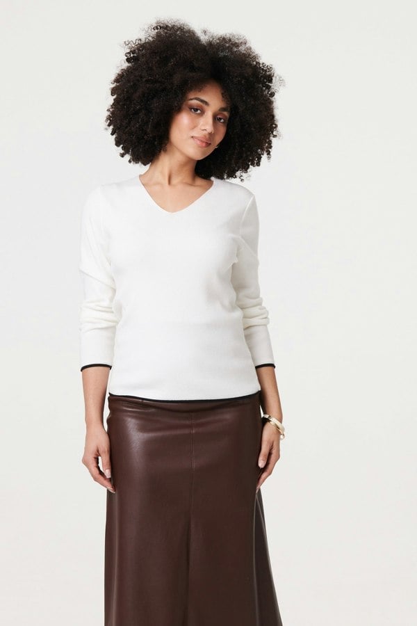 White | Contrast Trim V-Neck Knit Top
