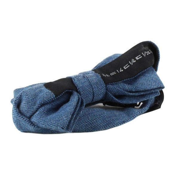 Dunhill luxurious cashmere and silk bow tie in a herringbone pattern An adjustable pre-tied bow tie