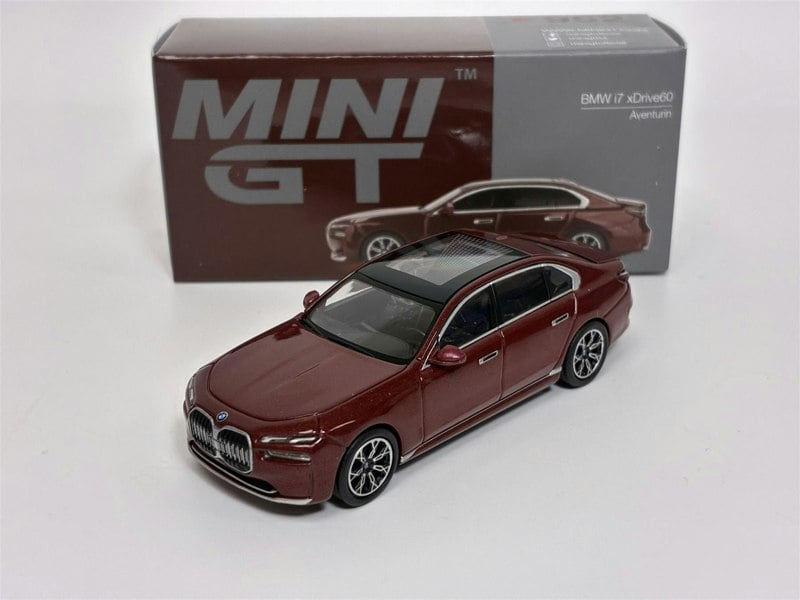 Mini GT BMW i7 xDrive60 Aventurin LHD 1:64 Scale Mini GT MGT00952L