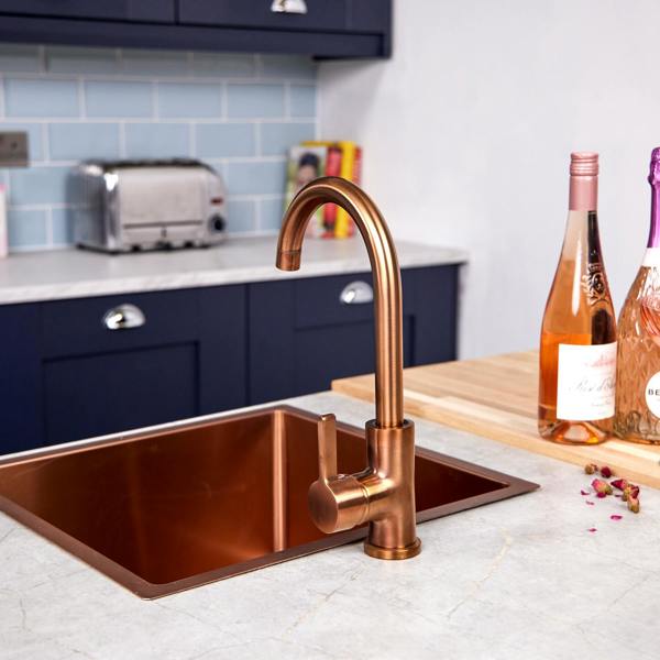 Flode Vättern | Single Lever Kitchen Sink Mixer Tap with Swivel Spout | Swan Neck Design | Copper Finish