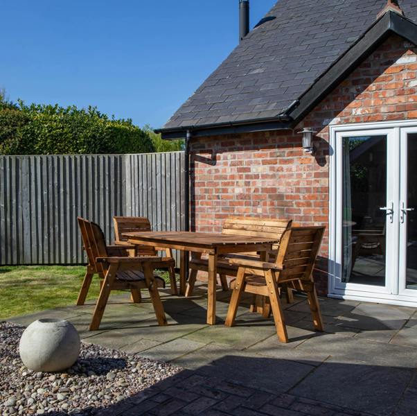 Samuel Alexander Hand Made 6 Seater Rustic Wooden Garden Furniture Set. Table, Bench, Chairs, Parasol & Green Cushions