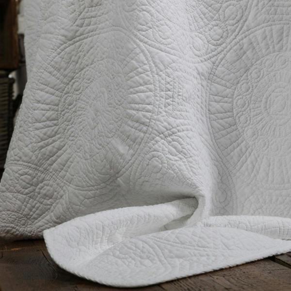 White Cotton Quilted Bedspread - summer, close-up detail 2 | Soak and Sleep