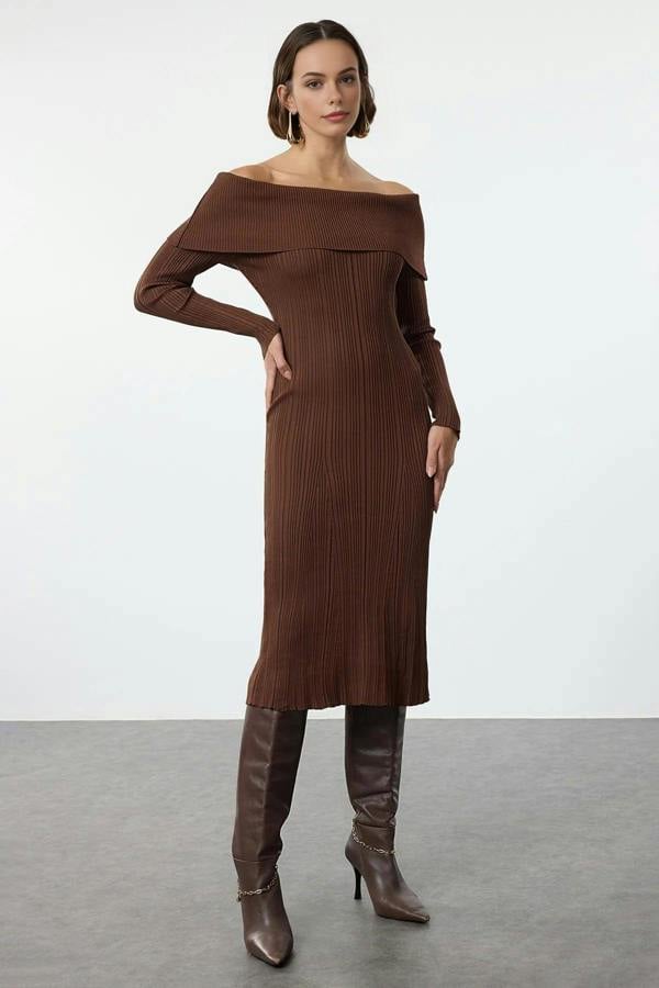 WOVCOR Midi Knit Basic Carmen Collar Dress