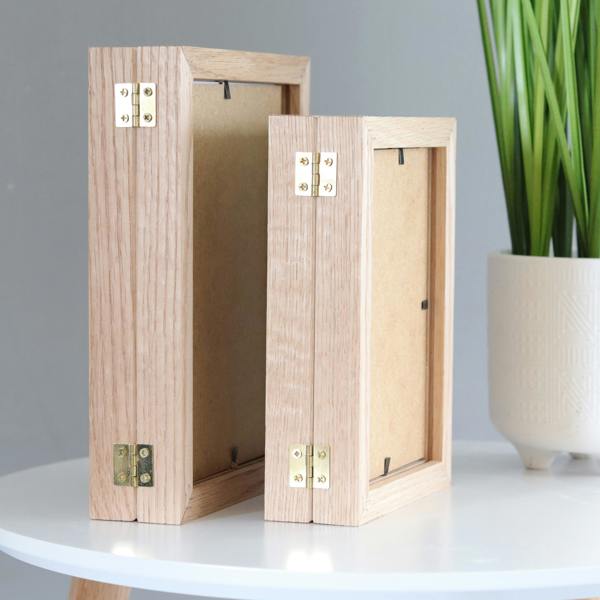 MijMoj Design Personalised Solid Oak Hinged Picture Frame - For 6x4" or 7x5" Photos, Natural Finish