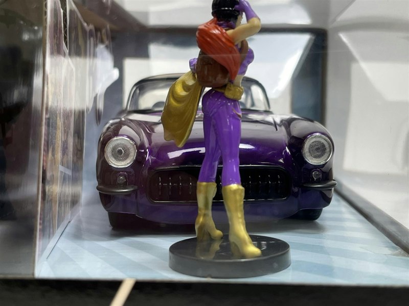 Jada Batgirl Figure and 1957 Chevy Corvette Purple 1:24 Scale Jada 253255007