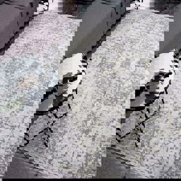 Living Room Rug Medallion Design in Grey