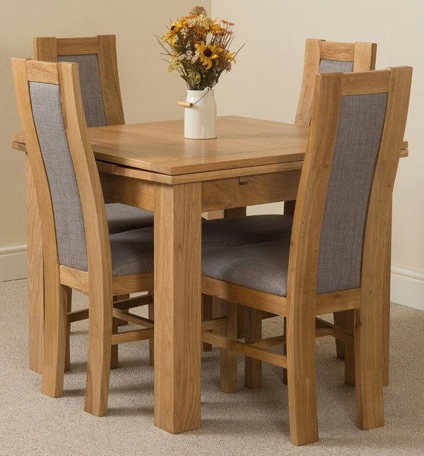 That's Furniture Richmond Small Extending Oak Dining Set with Stanford Oak Chairs