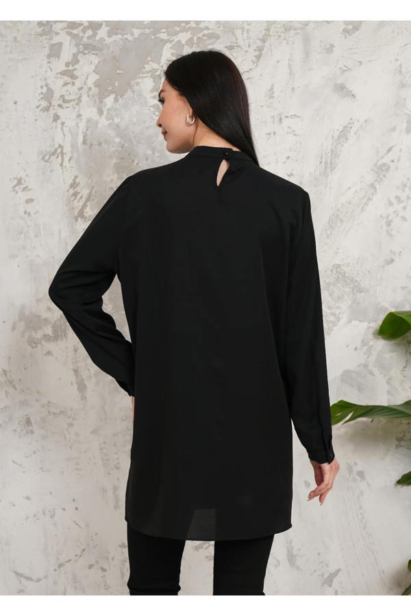 Hoxton Gal Relaxed Fit Long Sleeves Brooch Detailed Tunic in Black