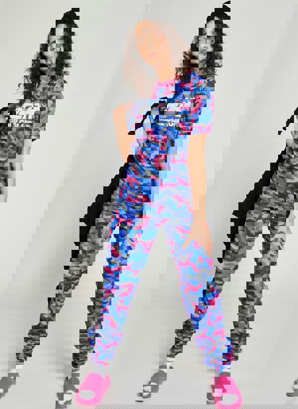 Beat Girlz Club Roller T-Shirt - Shocking Pink Camo