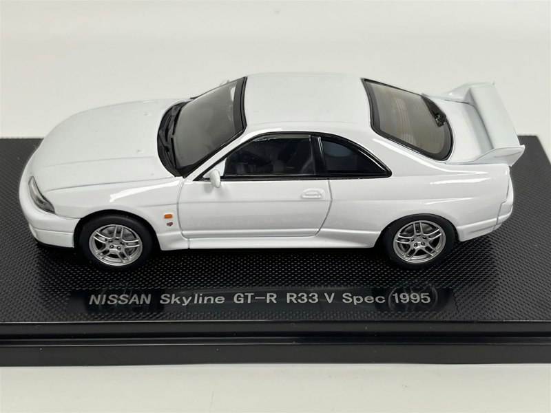 Ebbro Nissan Skyline GTR R33 V Spec 1995 White 1:43 Ebbro 44186