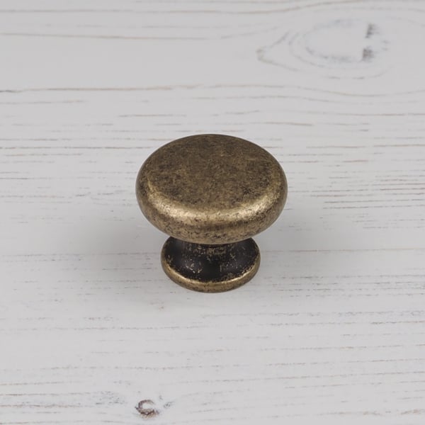 Handle & Home Antique Brass Cup Handle and Coordinating Knob