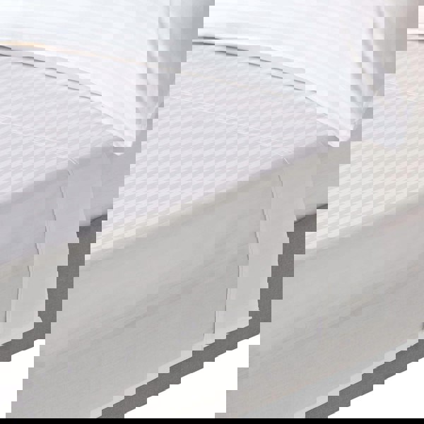 HOMESCAPES Silky 330 TC Egyptian Cotton Satin Stripe Flat Sheet