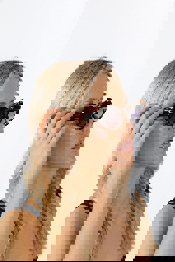 SVNX Oval Cat-Eye Sunglasses in Tortoise