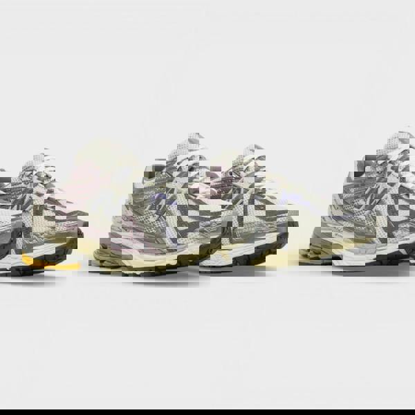 New Balance 1906R Licorice Moonbeam Castlerock