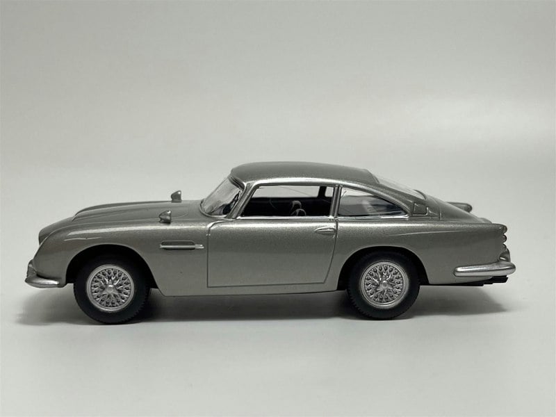 Norev James Bond 007 Aston Martin DB5 Silver Birch  1963 1:43 Scale Norev 270523