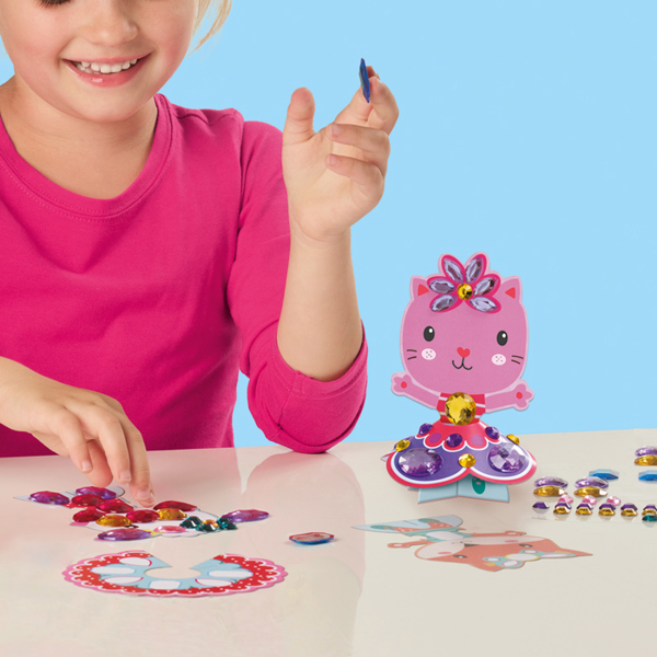 SES Creative Diamond dancers